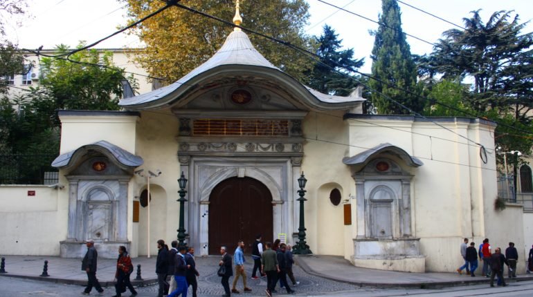 Bab-i Ali Kapisi: La grande porte d’Istanbul